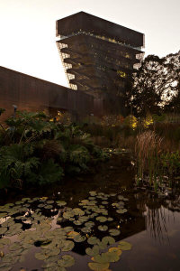 de Young - Tower and Pool of Enchantment at dusk