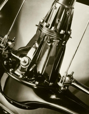 Anton Bruehl - Untitled (Rear Axle Housing and Differential Carrier from 1929 Cadillac V-16 Engine), 1929