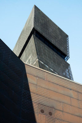 de Young - Tower and Courtyard abstraction