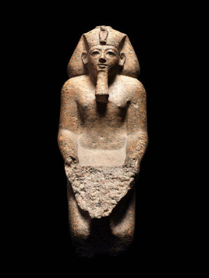 Egypt, New Kingdom - Kneeling statue of Queen Hatshepsut, Dynasty 18